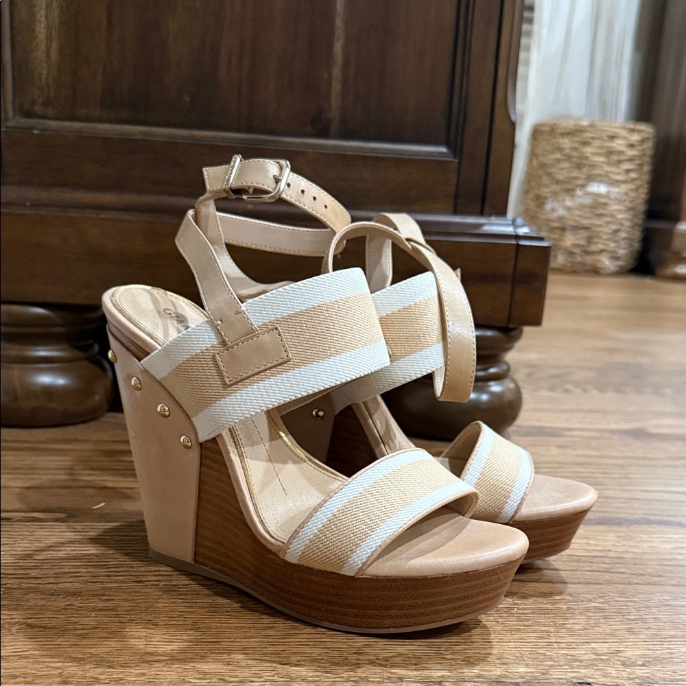 Gianni Bini Beige and White Wedge Sandals